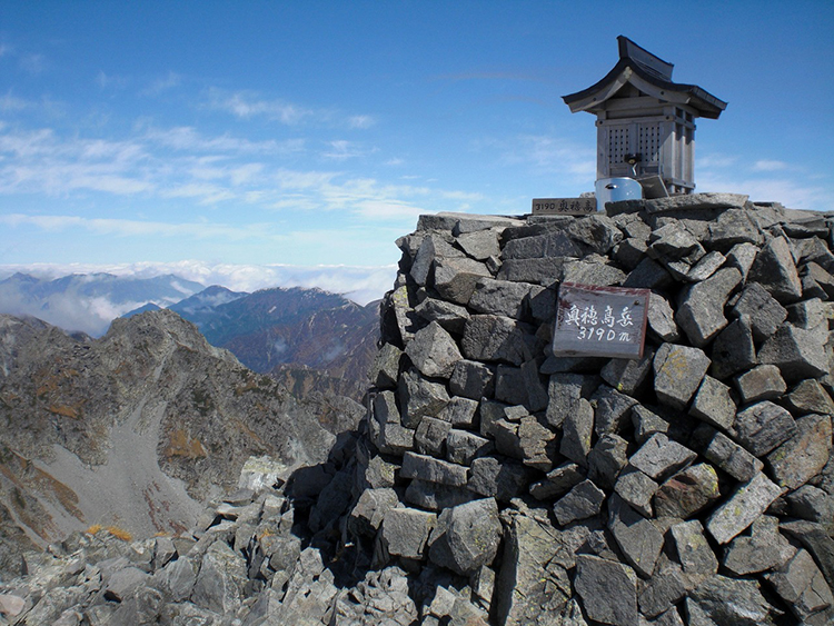 山ガールチャレンジ 北アルプス穂高連峰の主峰 奥穂高岳にチャレンジ 2泊3日 を8月日 金 22日 日 に開催 イベント 女性のための登山情報サイト 山ガールネット 山ガールチャレンジ 北アルプス穂高連峰の主峰 奥穂高岳にチャレンジ 2泊3日 を8月日 金 22日 日 に開催 イベント 女性のための登山情報サイト 山ガールネット