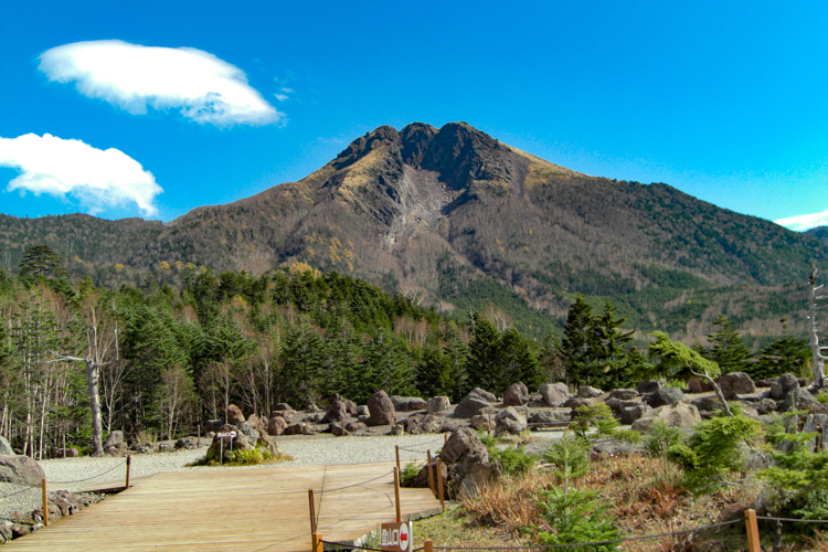 山ガールスペシャルイベント ロープウェイ利用で2 500m級の高峰を気軽に体験 日本百名山 日光白根山登山ツアー 日帰り を6月19日 日 に開催 イベント 女性のための登山情報サイト 山ガールネット